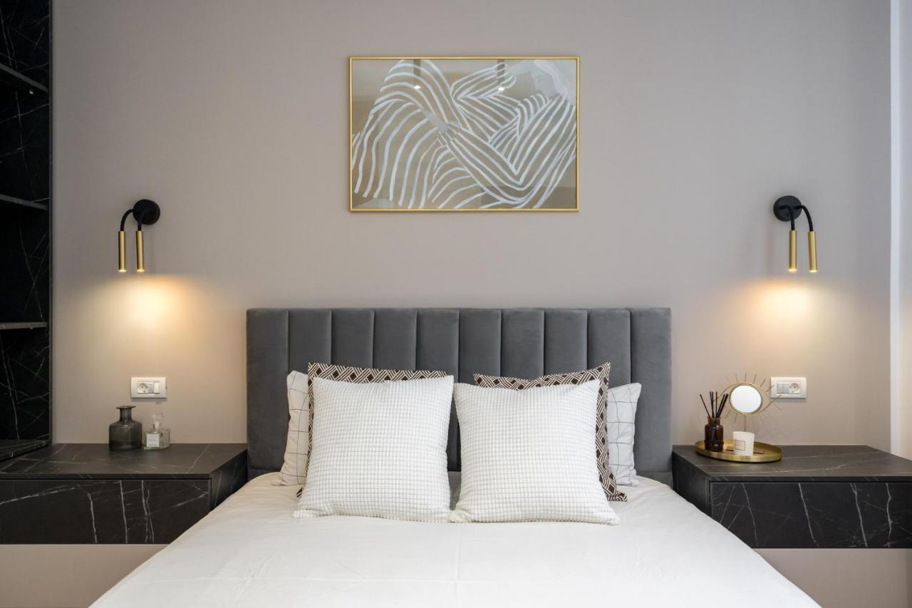 Crystal 3Bdr Apartment In Center Bukares Bagian luar foto