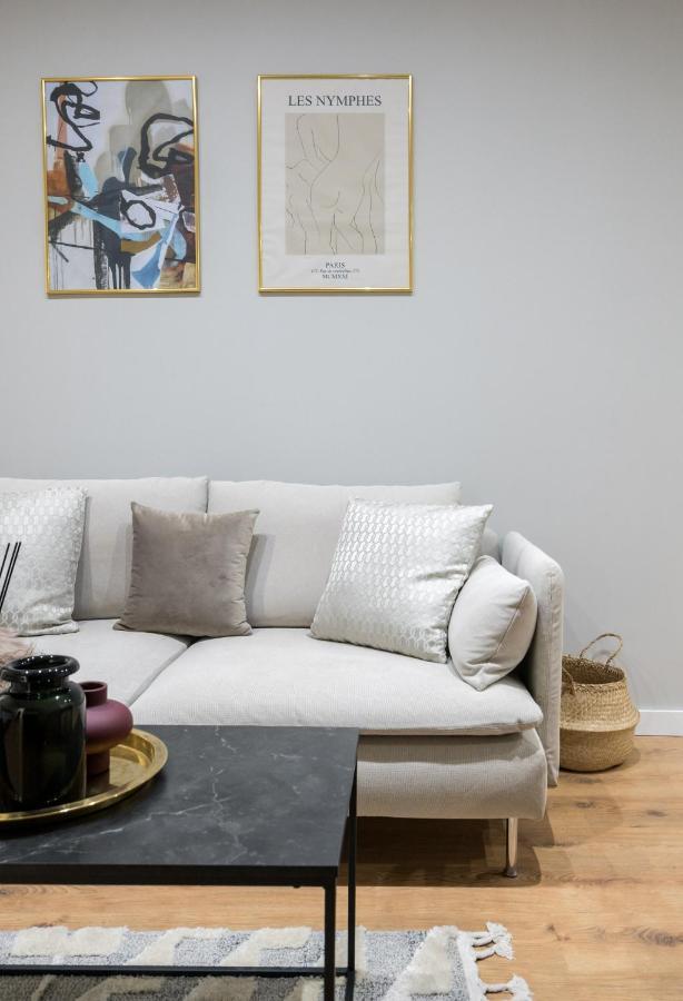 Crystal 3Bdr Apartment In Center Bukares Bagian luar foto