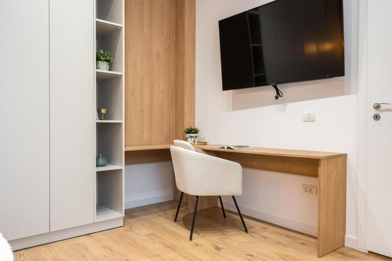 Crystal 3Bdr Apartment In Center Bukares Bagian luar foto