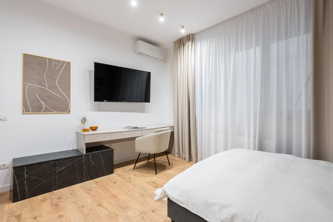 Crystal 3Bdr Apartment In Center Bukares Bagian luar foto