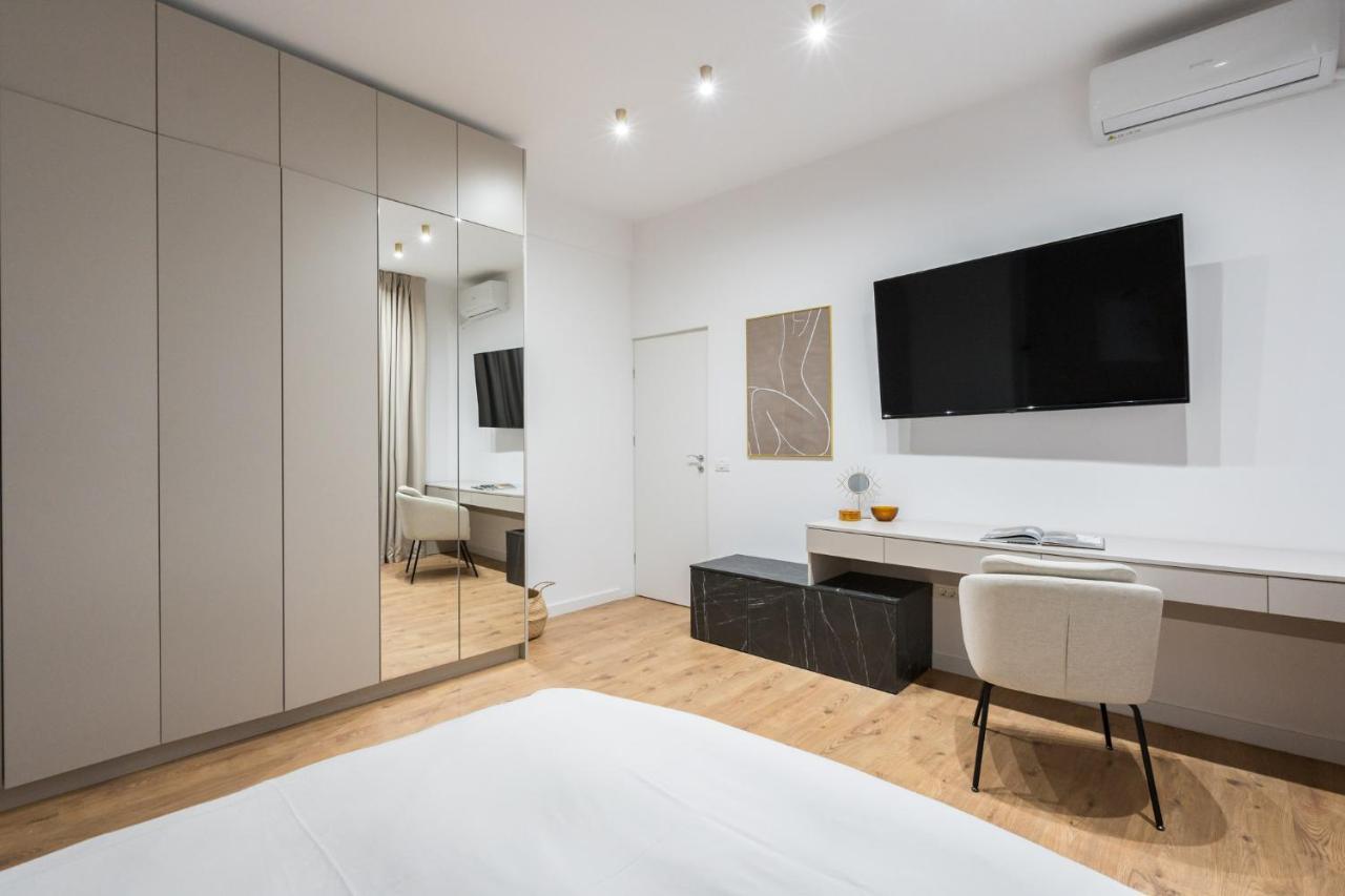 Crystal 3Bdr Apartment In Center Bukares Bagian luar foto
