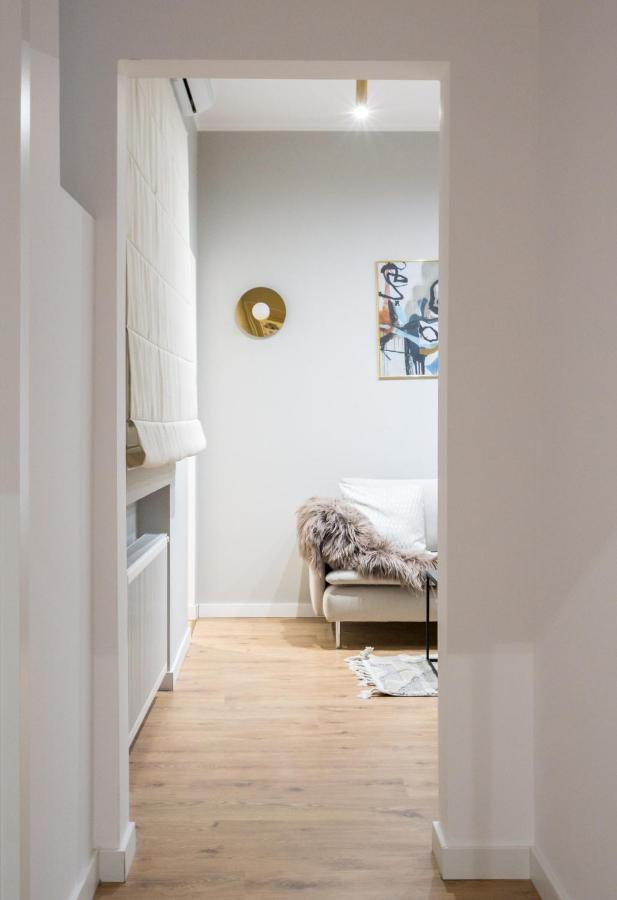 Crystal 3Bdr Apartment In Center Bukares Bagian luar foto