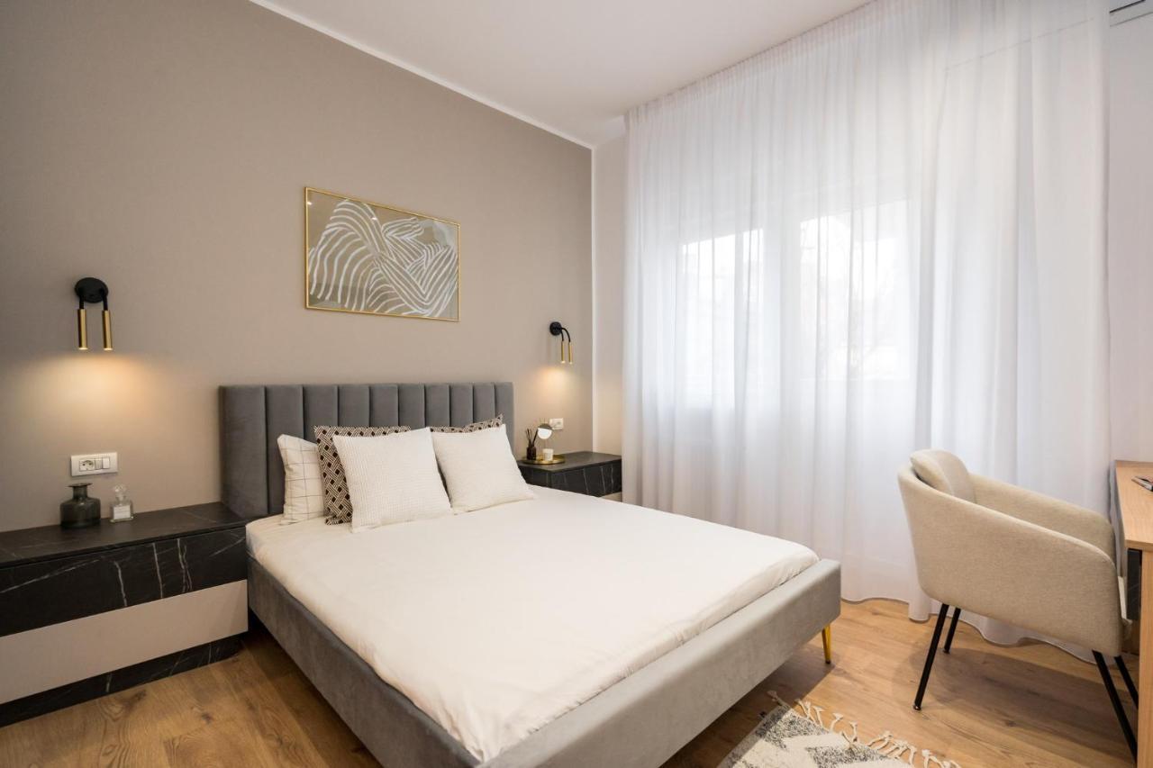 Crystal 3Bdr Apartment In Center Bukares Bagian luar foto
