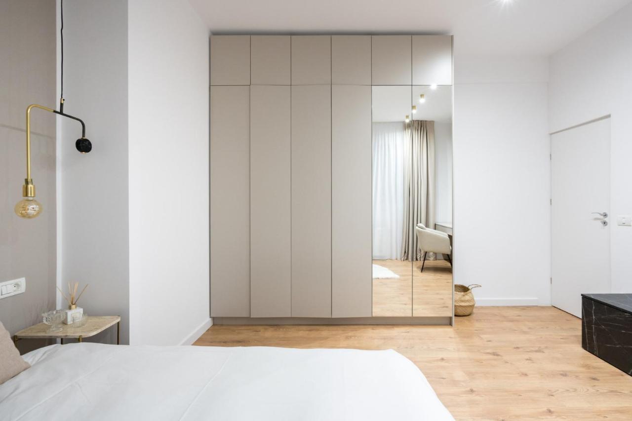 Crystal 3Bdr Apartment In Center Bukares Bagian luar foto