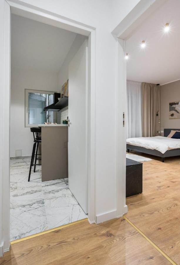 Crystal 3Bdr Apartment In Center Bukares Bagian luar foto