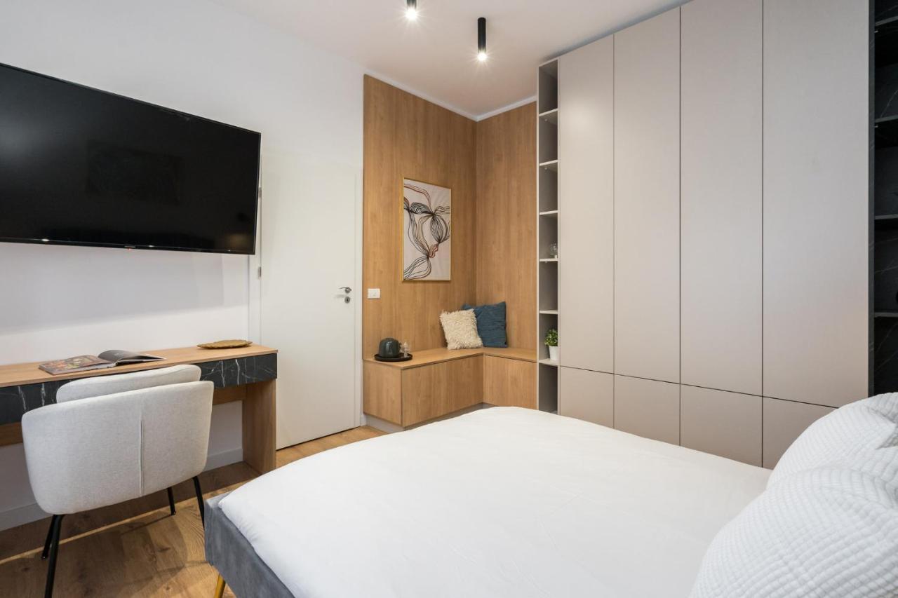 Crystal 3Bdr Apartment In Center Bukares Bagian luar foto
