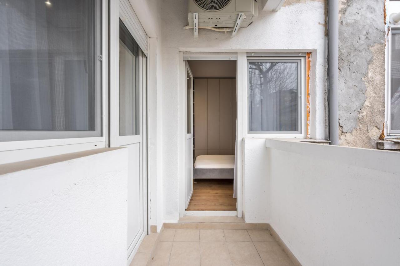 Crystal 3Bdr Apartment In Center Bukares Bagian luar foto